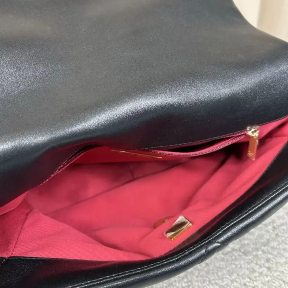 Chanel Women Pre-Loved Bag Very Good Condition